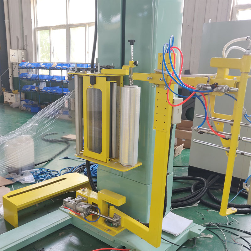 Automatic Stretch Wrapping Machine